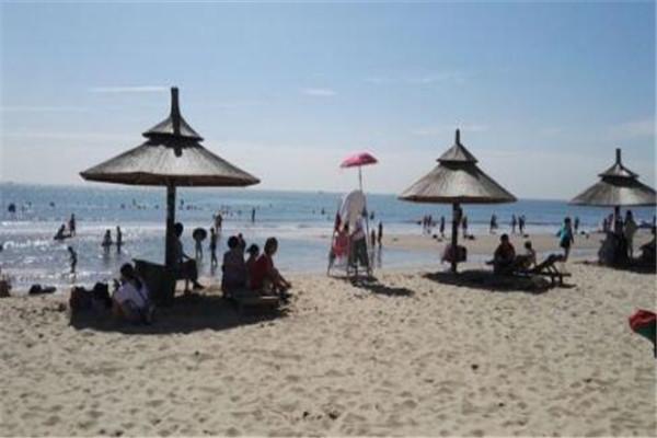 秦皇岛阳光沙滩美景如画